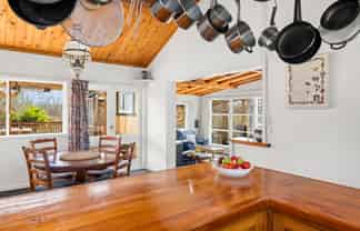 589 Gladstone Road, Gladstone
