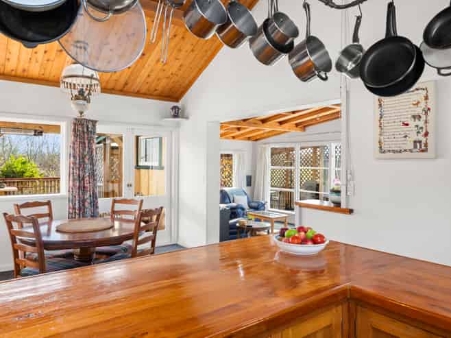 589 Gladstone Road, Gladstone