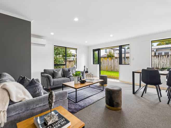 75A Clevedon Road, Papakura