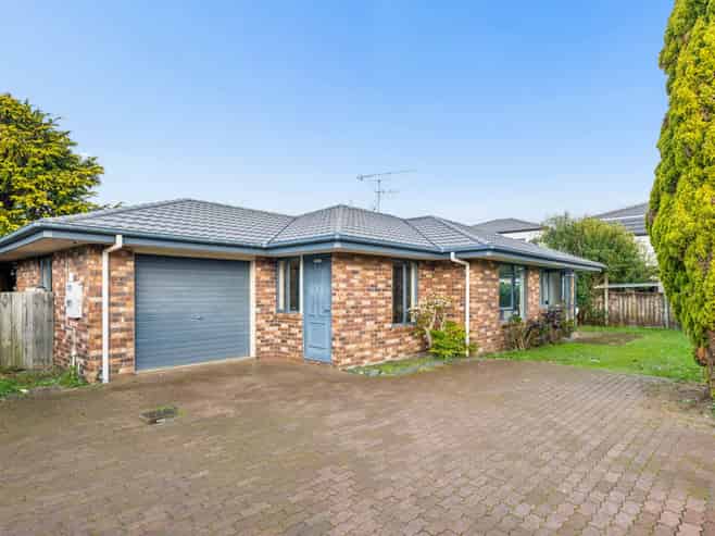 75A Clevedon Road, Papakura