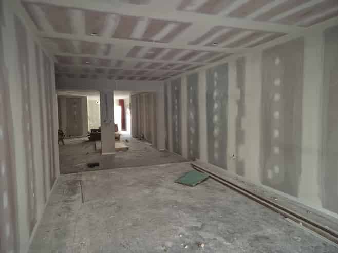 Secure the Entire Building in the Heart of New Lyn