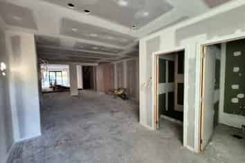 Secure the Entire Building in the Heart of New Lyn