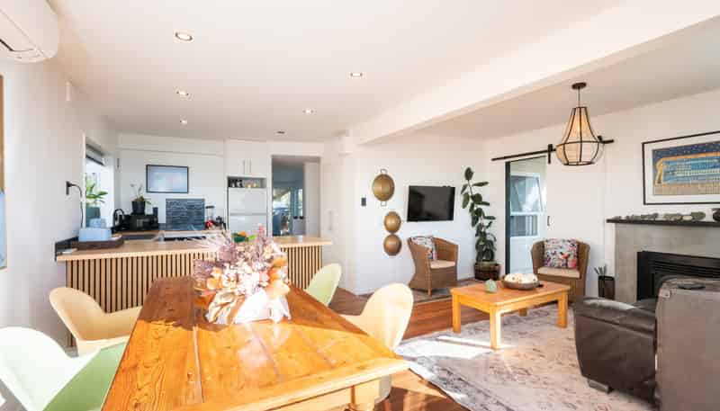 225 Clifton Road, Te Awanga
