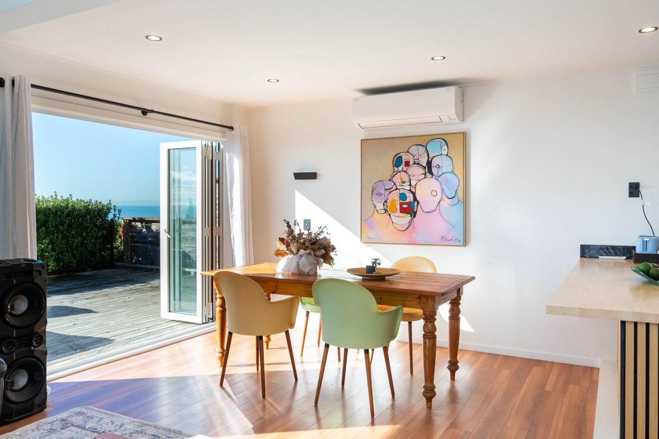 Effortless Beachfront Living with Space to Spare - Ansicht 6