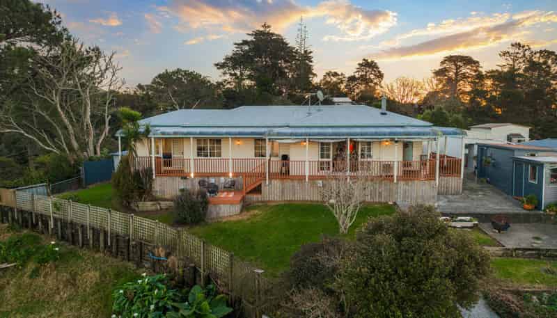 23 Waitakere Road, Waitakere