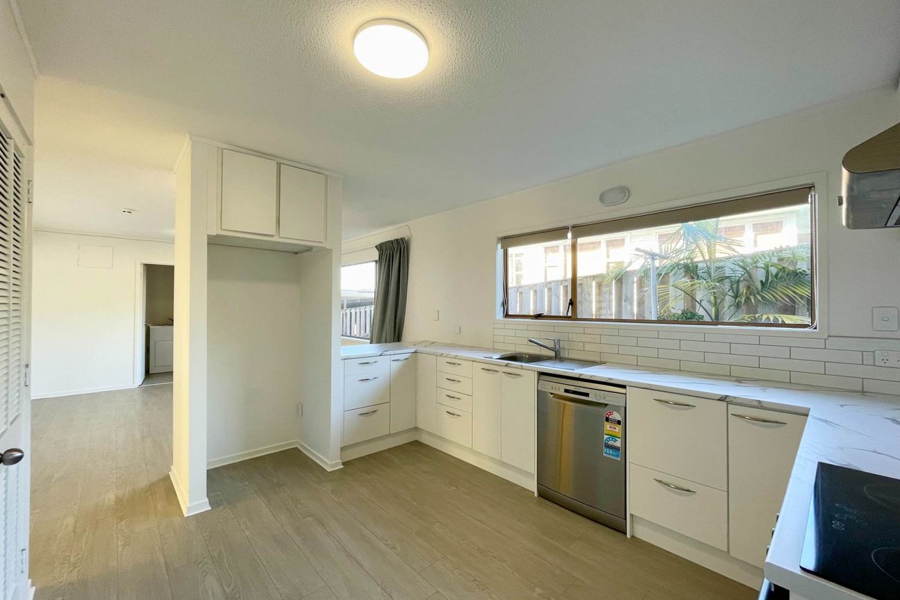 3 Bed 2 Bath Family Home in Ellerslie - Vista 4