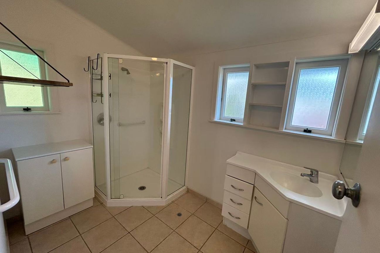 Spacious 2-Bedroom Unit with Study in Orakei - Widok 2
