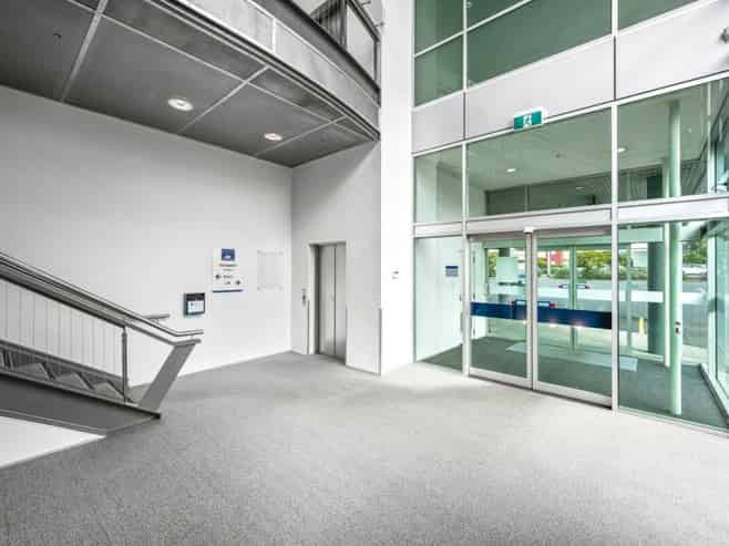 Prominent Lincoln Road office. 1,113sqm + 21 parks