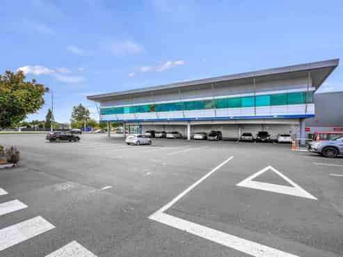 Prominent Lincoln Road office. 1,113sqm + 21 parks