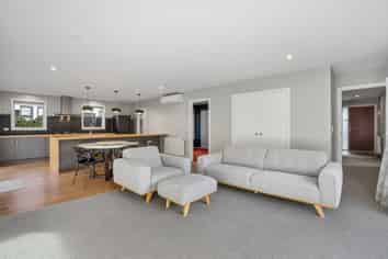 64 Risinghurst Terrace, Lower Shotover