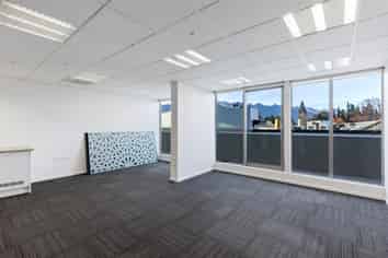 Boutique 56sqm Office Mountaineer