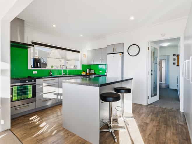 69 Earls Road, Saint Clair