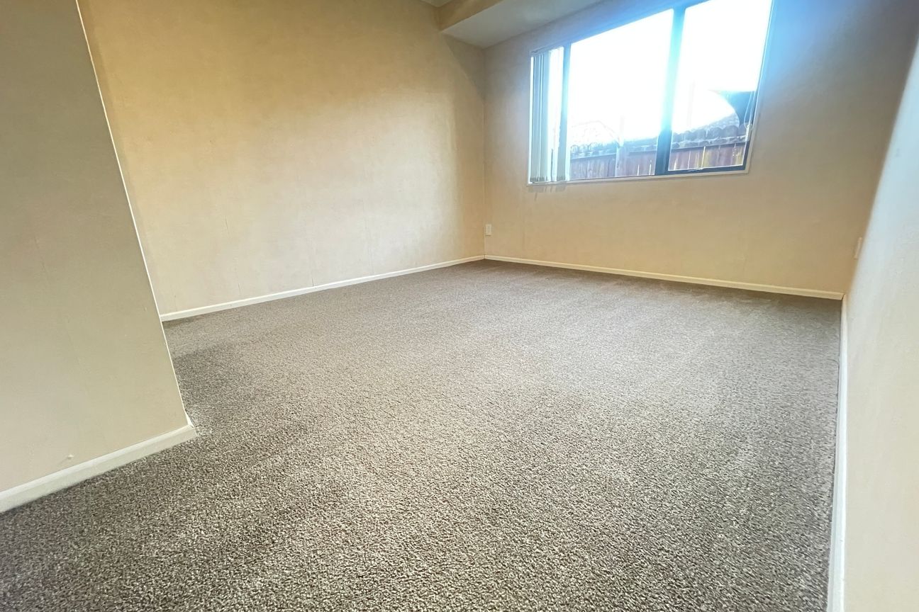 Beautiful Spacious 4 Bedroom! - Widok 6