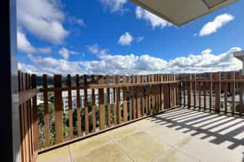 601/22 Library Lane, Albany