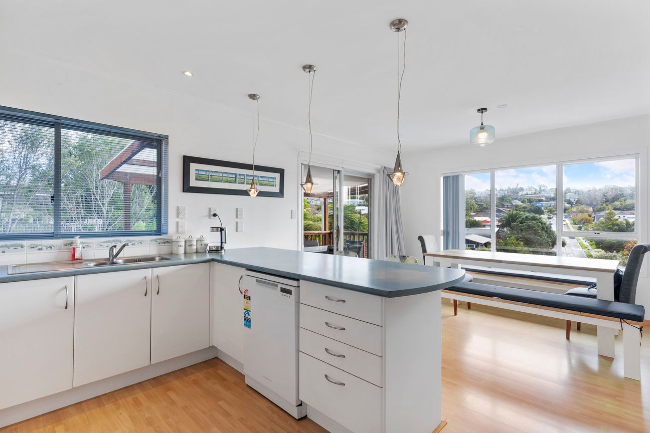 Family Living in the Heart of Mairangi Bay - Ansicht 4