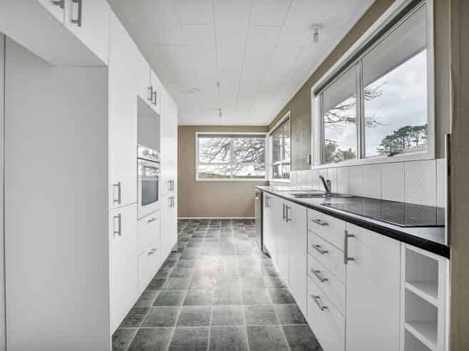 144 Victoria Road, Stratford