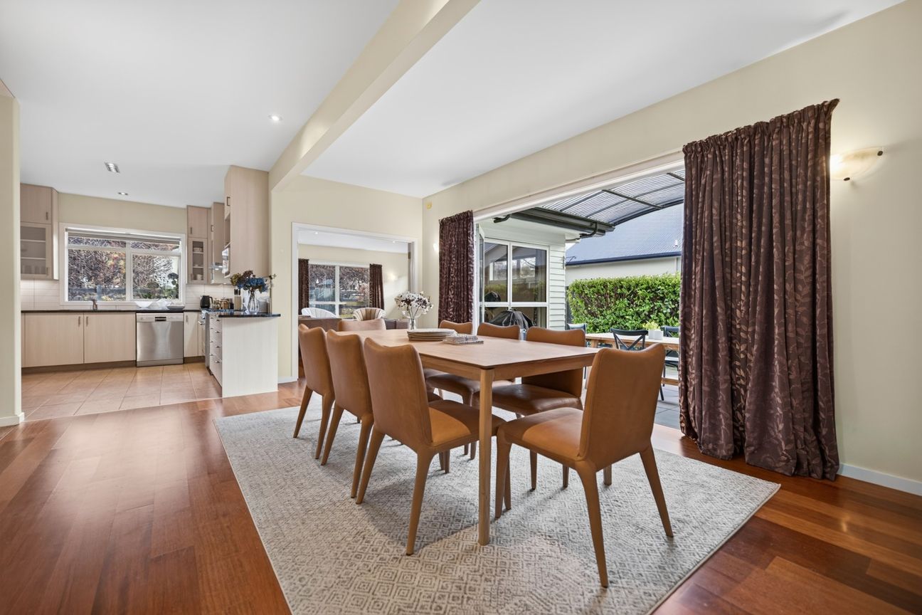 Motivated vendor - new price $2,195,000 - Bild 2