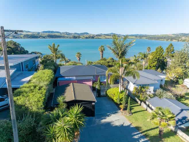 21 Grey Street East, Mangonui