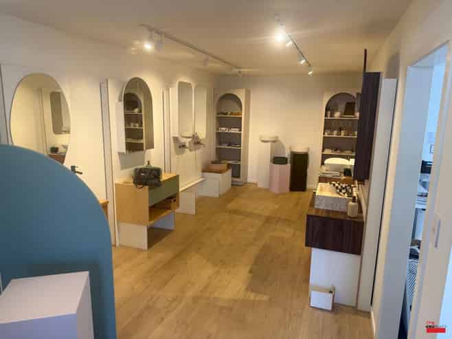 Showroom/Office and Warehouse with good profile