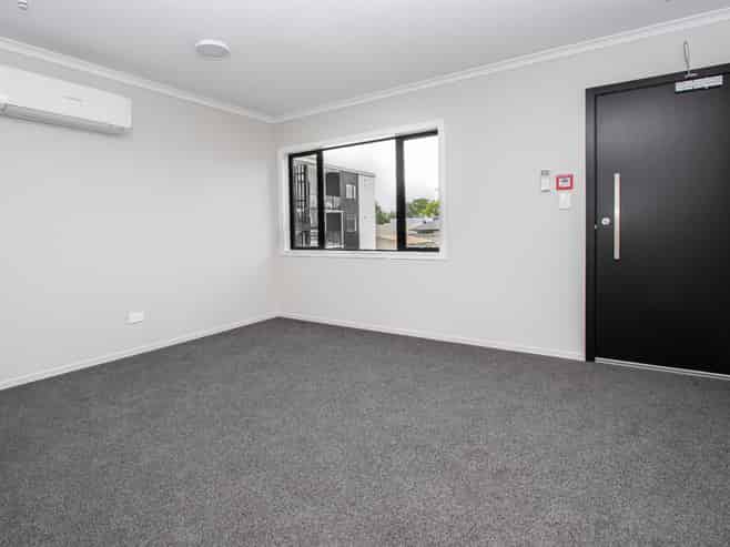 105/17 Vialou Street, Hamilton Central