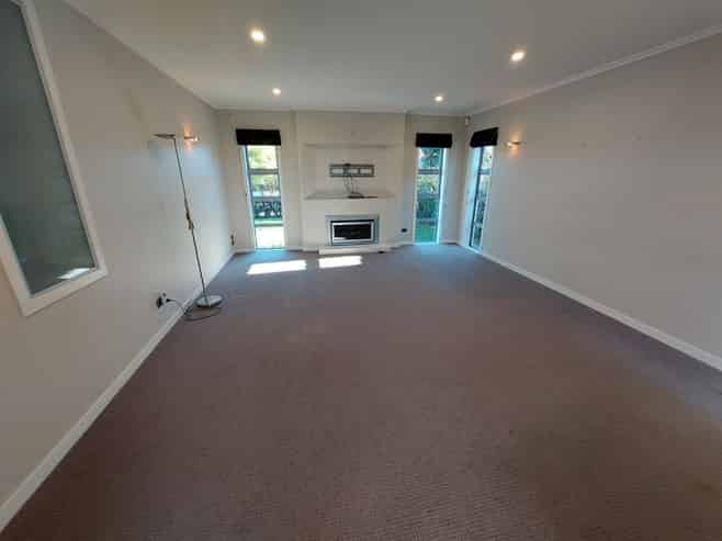 6 Gibbston Close, Huntington