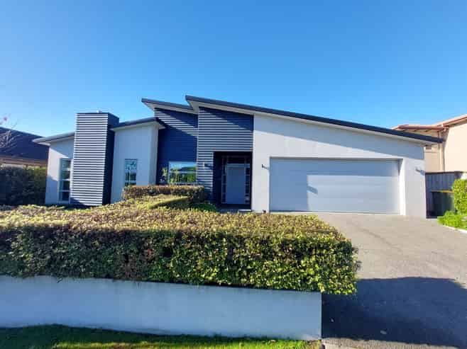 6 Gibbston Close, Huntington