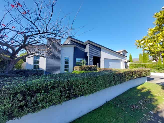 6 Gibbston Close, Huntington