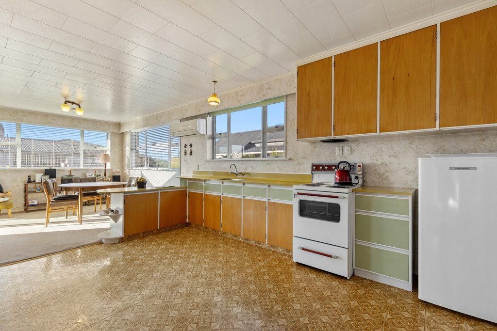 Charming 3 Bedroom Home in Popular Redwoodtown – pohled 2