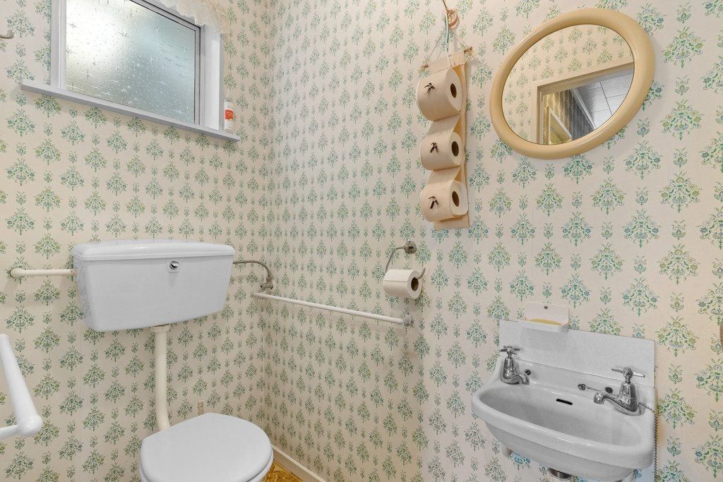 Charming 3 Bedroom Home in Popular Redwoodtown – pohled 6