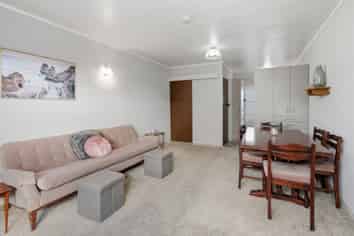 2/39 Mill Road, Kensington