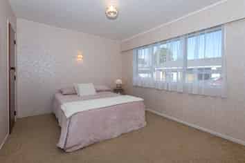 2/39 Mill Road, Kensington