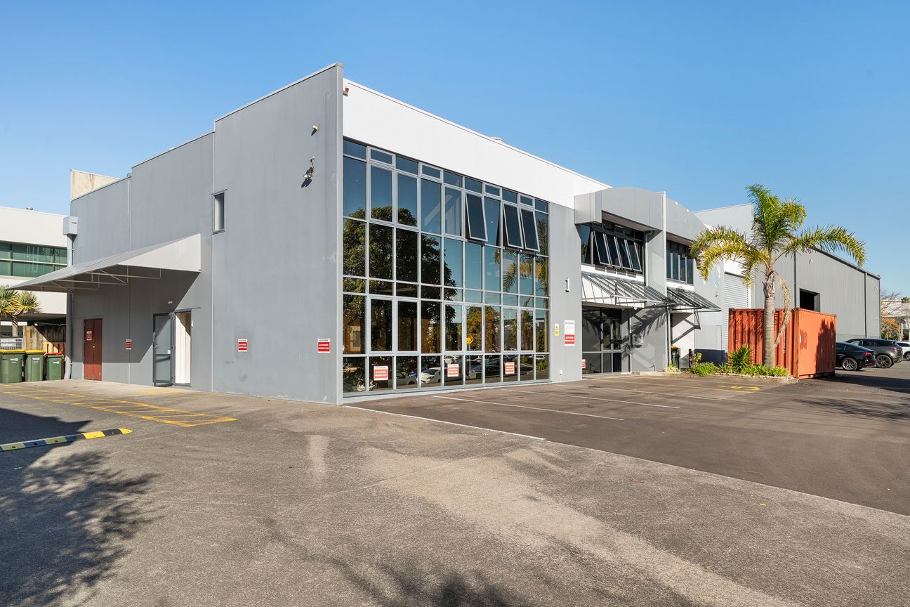 Road-Front Industrial with Accommodation - Ansicht 2