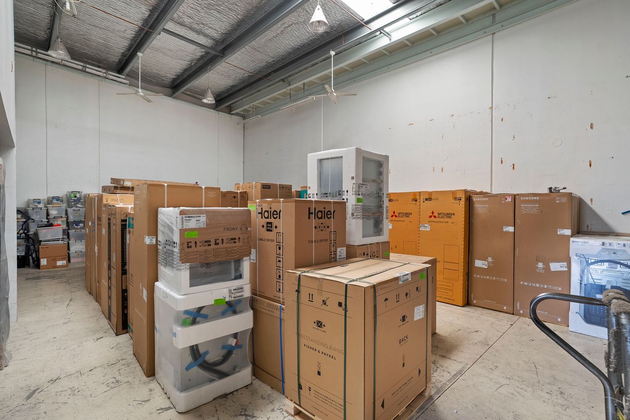 Road-Front Industrial with Accommodation - Ansicht 6
