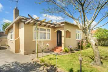30 Puriri Terrace, Roslyn