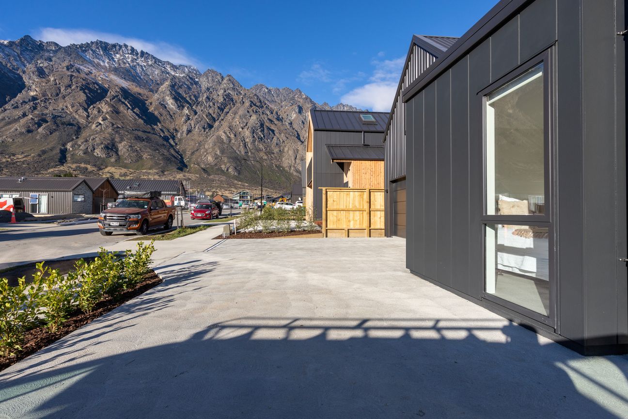 Sparkling new with WOW views - Meer