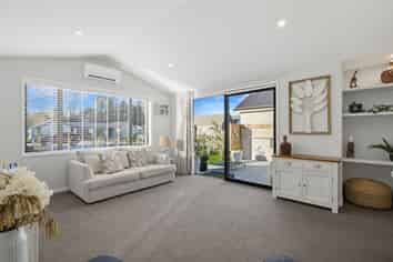 406/30 Bob Robertson Drive, Woodend