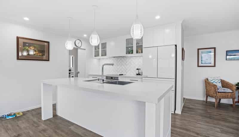 23 Maru Lane, Kamo