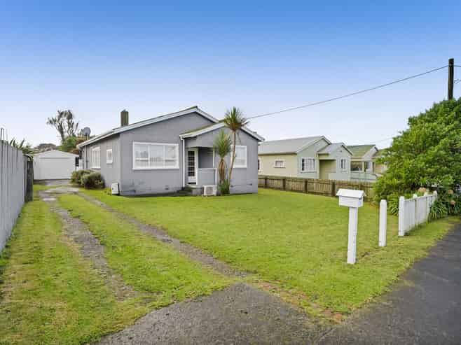 14 Leicester Street, Patea