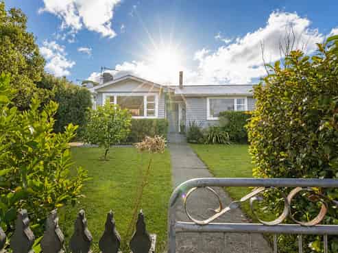 3 Tait Crescent, Featherston