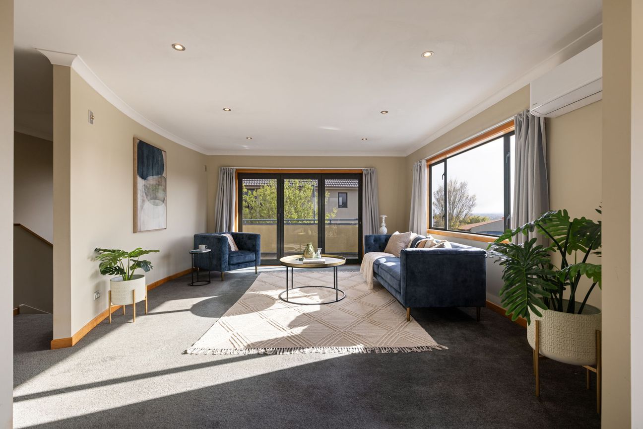 Family Living with Views You'll Never Tire Of - Aanzicht 3