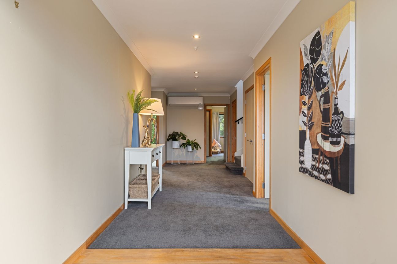 Where Family Living Meets Spectacular Views - Bild 2