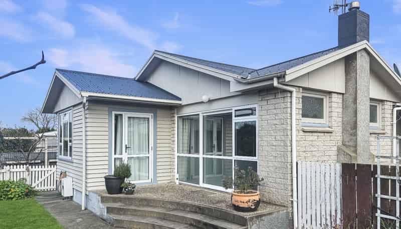707 Elm Road, Akina