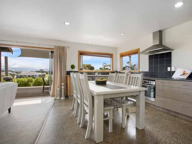 340 Omokoroa Road, Omokoroa