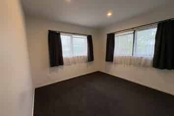 1/94 Waimumu Road, Massey