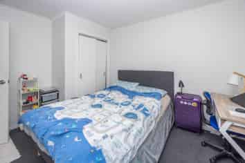 2/3 June Place, Hamilton East