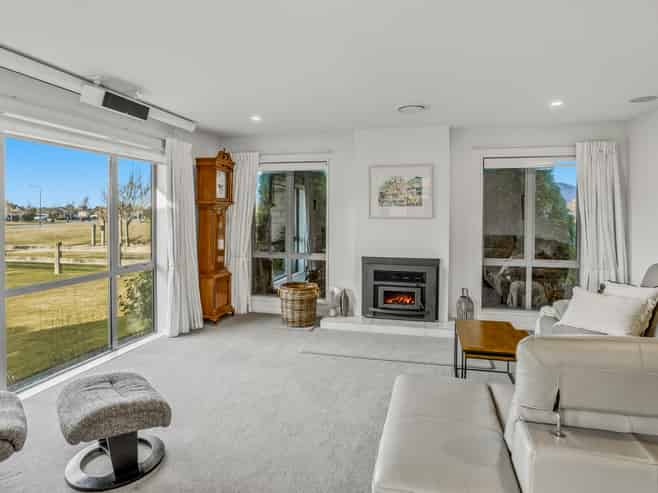 25 Jacqueline Drive, West Melton