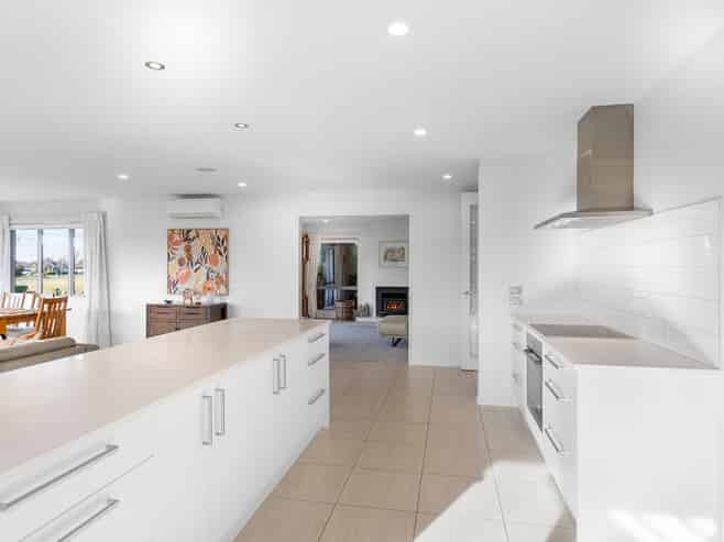 25 Jacqueline Drive, West Melton