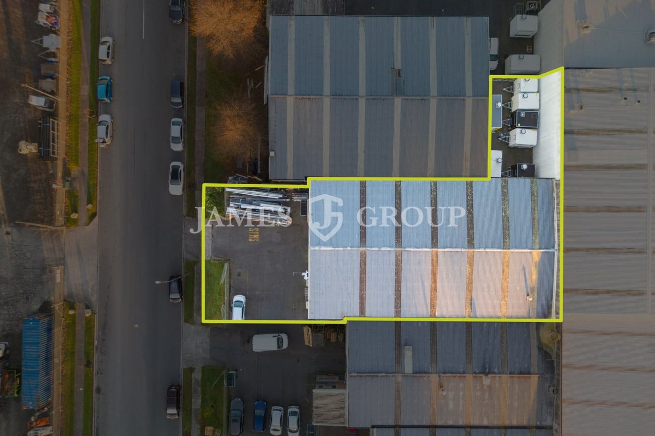 Rare Drive-Through Warehouse with Dual Secure Yard - Widok 3