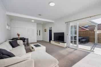 116 Carrington Road, Mount Albert
