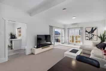 116 Carrington Road, Mount Albert